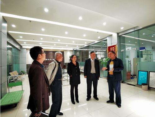 夕陽映初心，測繪繪新篇——四川測繪地理信息局離退休老干部參觀地信中心側記